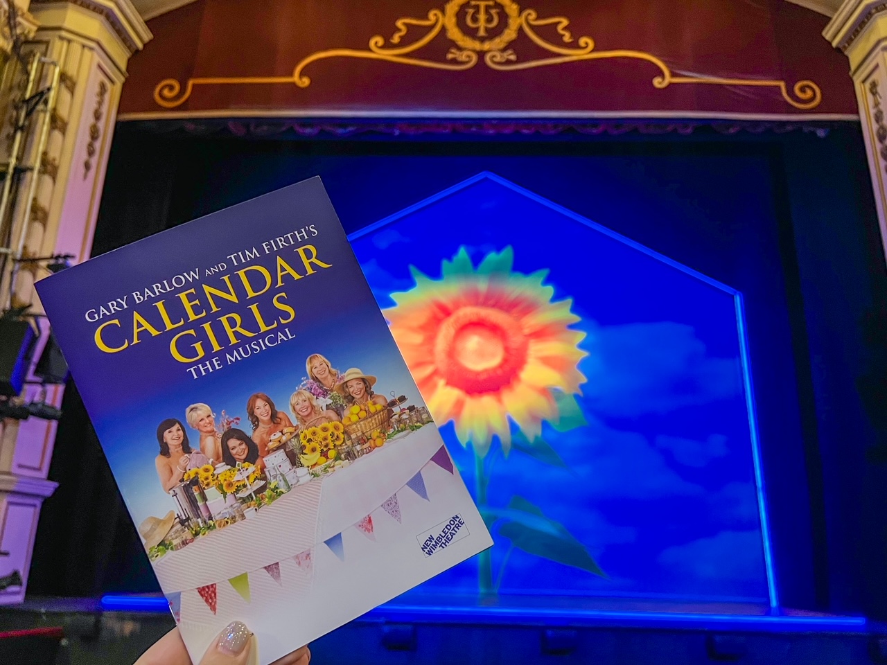 calendar-girls-the-musical-in-london-uk-tour-review-little-miss